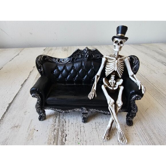 Skeleton couch statue top hat figurine Halloween decor black - Picture 1 of 8